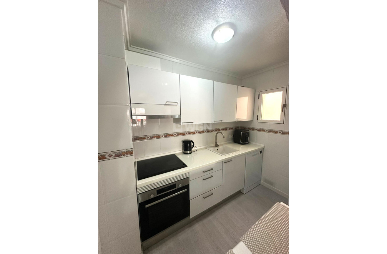 Resale - Apartment / flat - Torrevieja - Centro