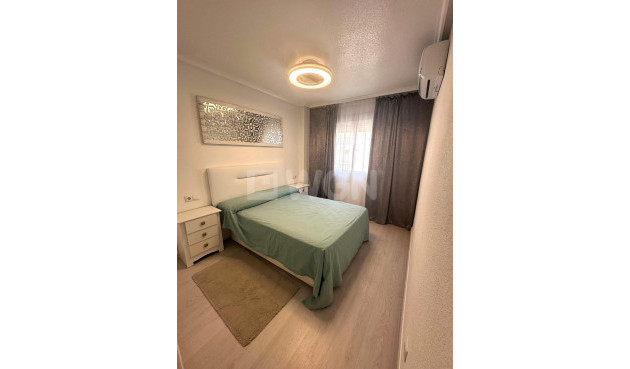 Resale - Apartment / flat - Torrevieja - Centro
