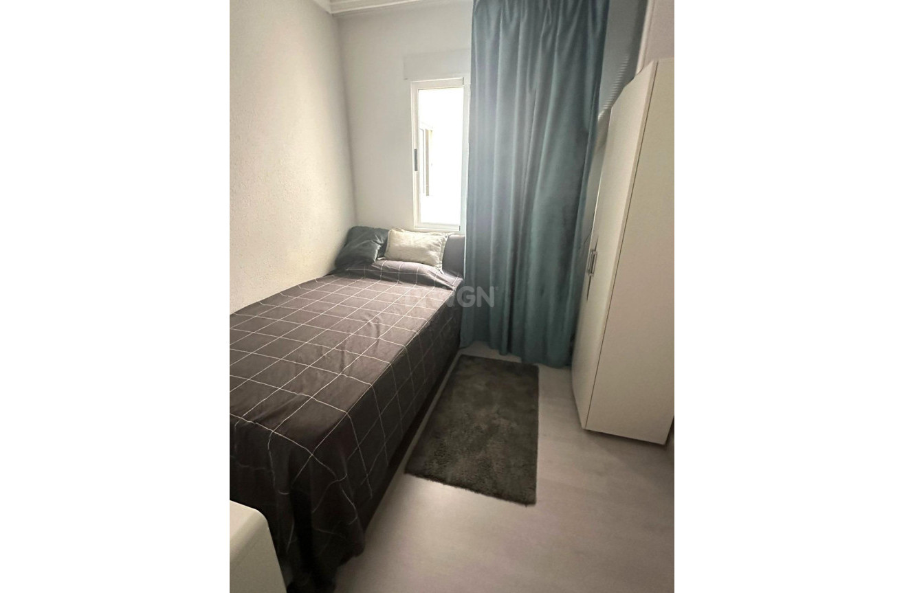 Resale - Apartment / flat - Torrevieja - Centro