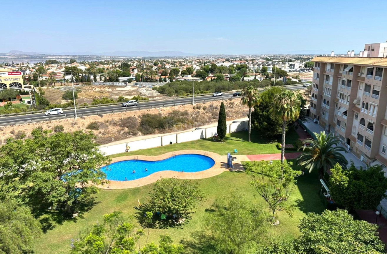 Resale - Apartment / flat - Torrevieja - Centro