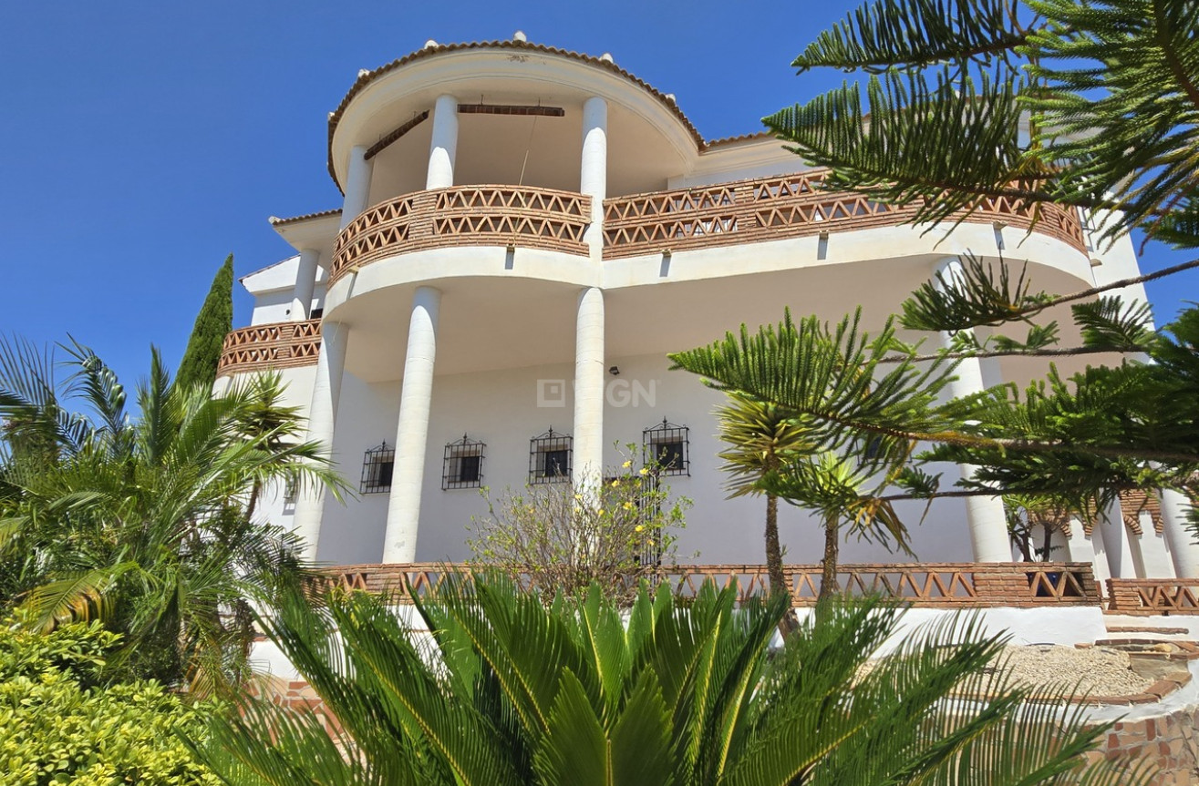 Odsprzedaż - Villa - Alcaucín - Inland