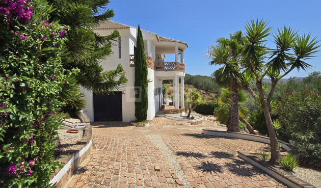 Odsprzedaż - Villa - Alcaucín - Inland