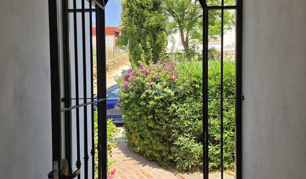 Odsprzedaż - Villa - Alcaucín - Inland