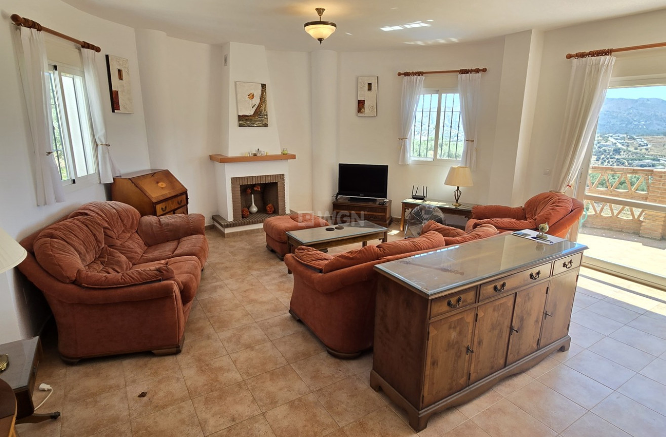 Odsprzedaż - Villa - Alcaucín - Inland