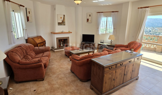 Odsprzedaż - Villa - Alcaucín - Inland