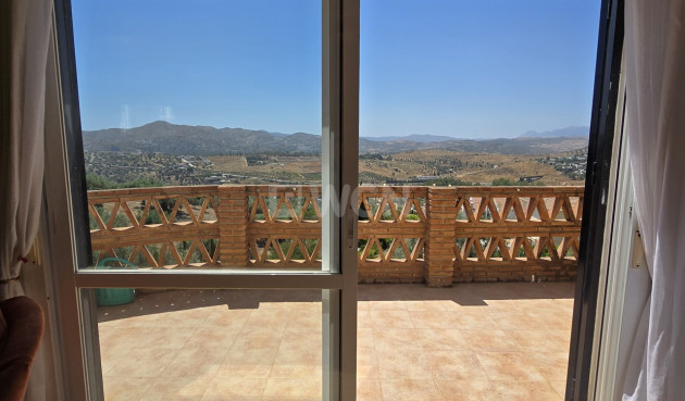 Odsprzedaż - Villa - Alcaucín - Inland