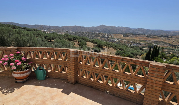 Odsprzedaż - Villa - Alcaucín - Inland