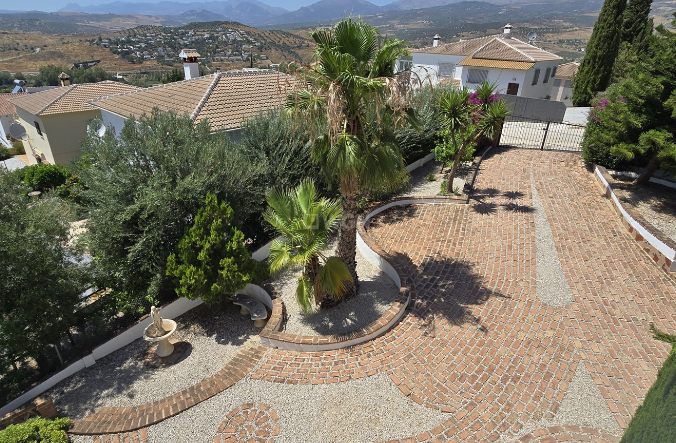 Odsprzedaż - Villa - Alcaucín - Inland