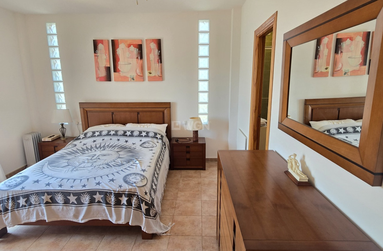 Odsprzedaż - Villa - Alcaucín - Inland