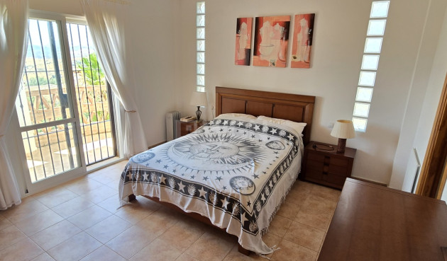 Odsprzedaż - Villa - Alcaucín - Inland