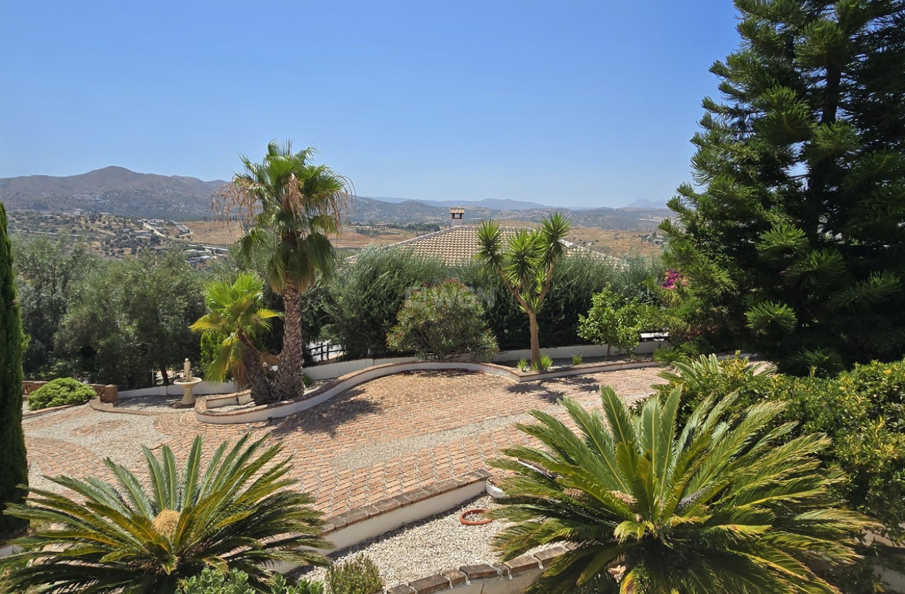 Odsprzedaż - Villa - Alcaucín - Inland