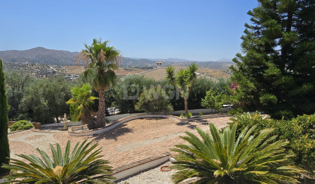 Odsprzedaż - Villa - Alcaucín - Inland