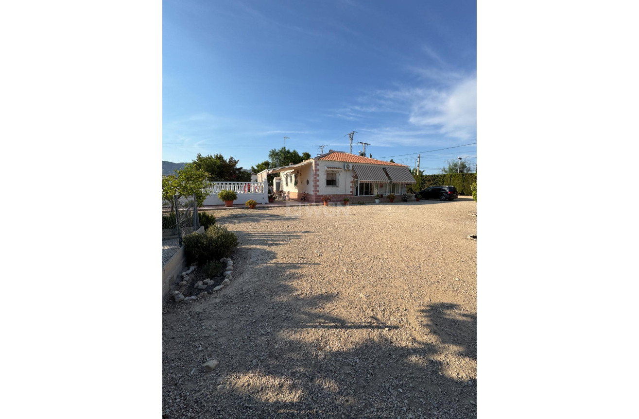 Resale - Villa - Albatera - Partida Lomas