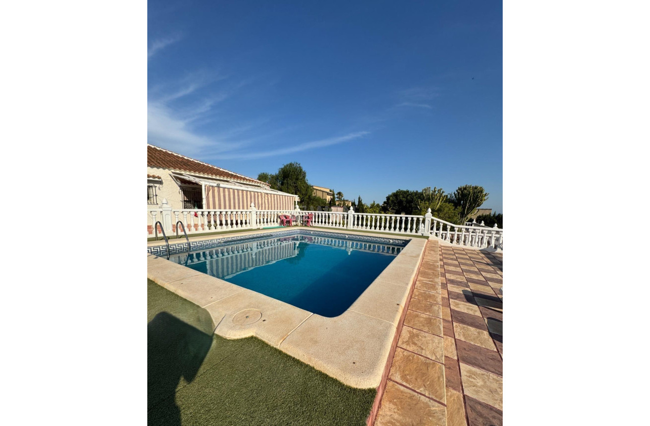 Resale - Villa - Albatera - Partida Lomas