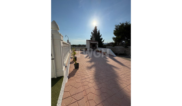 Resale - Villa - Albatera - Partida Lomas