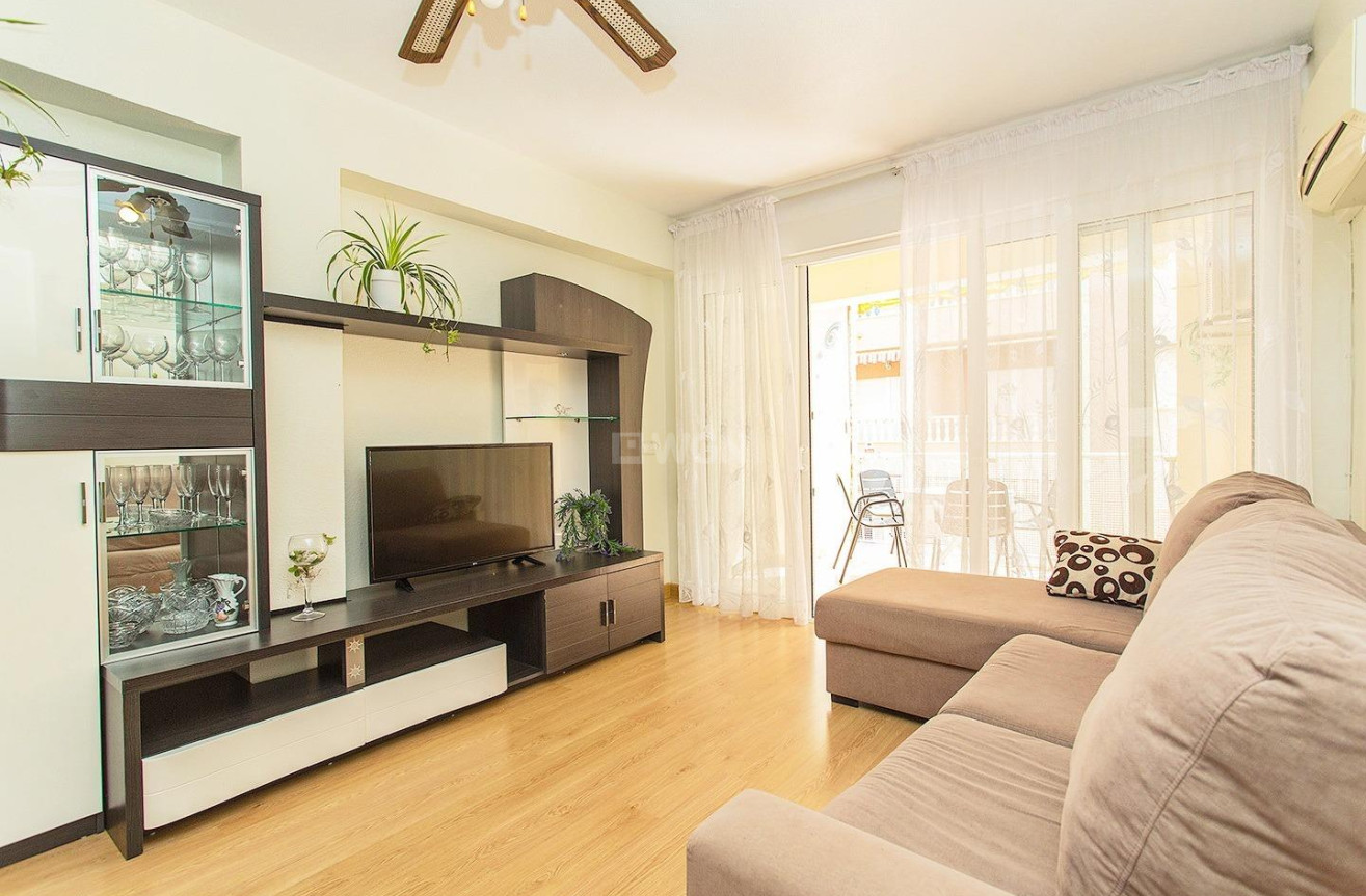 Resale - Apartment / flat - Torrevieja - Playa del Cura