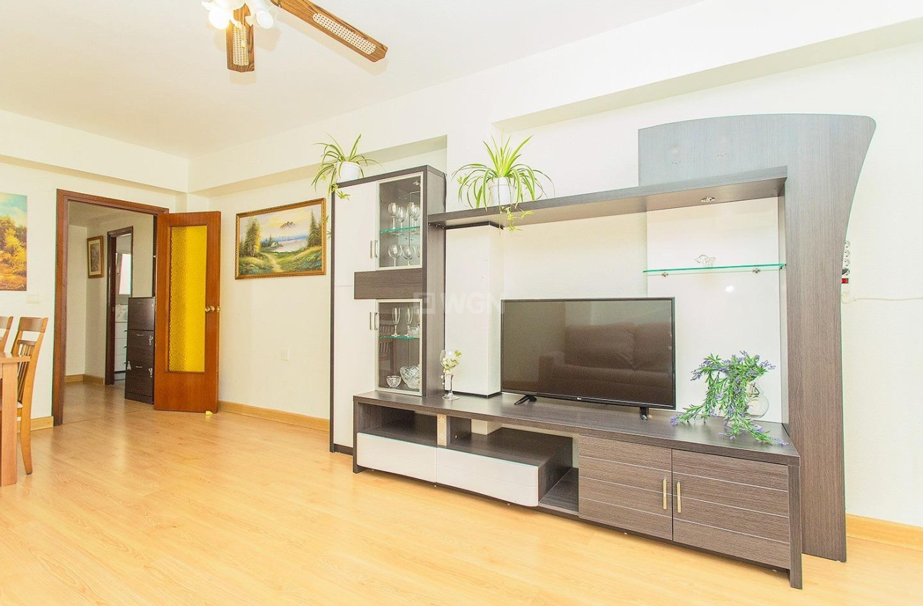 Resale - Apartment / flat - Torrevieja - Playa del Cura