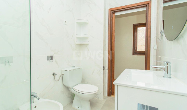 Resale - Apartment / flat - Torrevieja - Playa del Cura