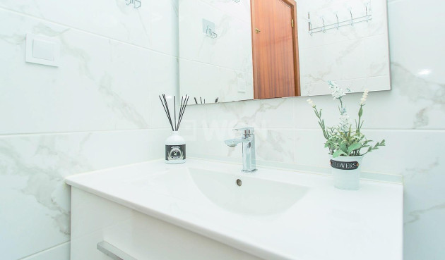 Resale - Apartment / flat - Torrevieja - Playa del Cura