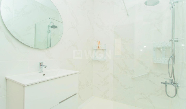 Resale - Apartment / flat - Torrevieja - Playa del Cura