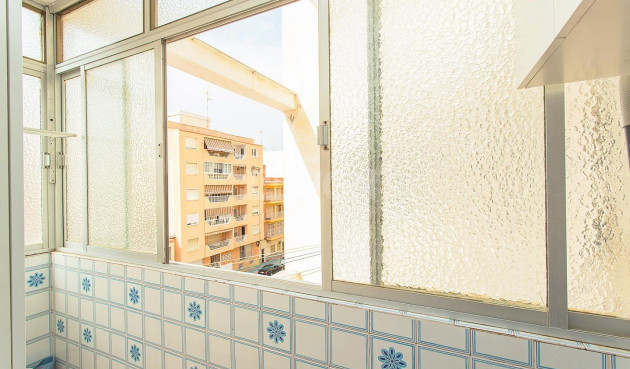 Resale - Apartment / flat - Torrevieja - Playa del Cura