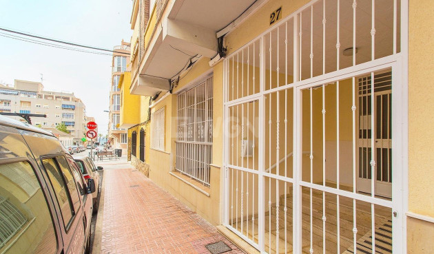 Resale - Apartment / flat - Torrevieja - Playa del Cura