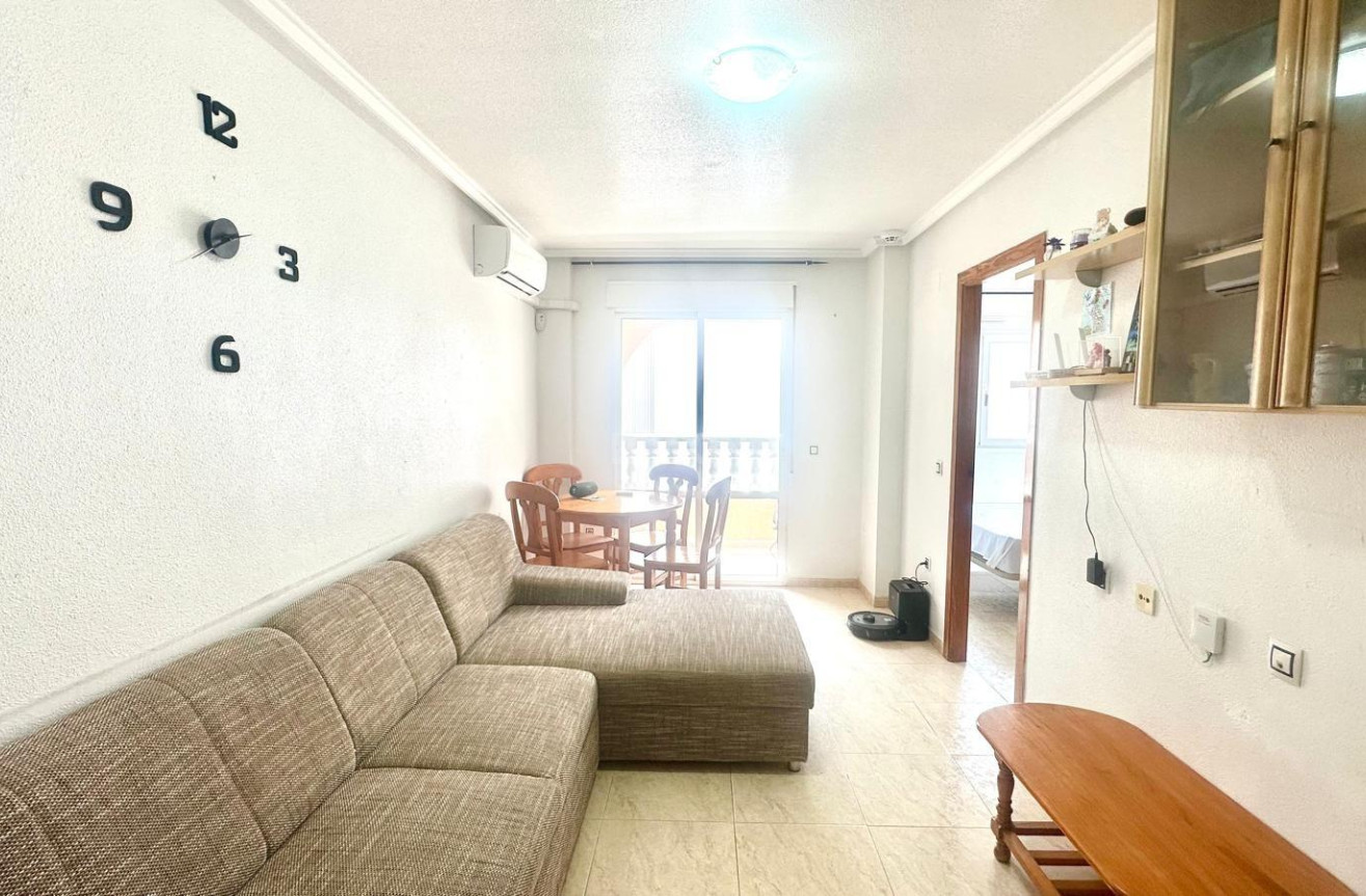 Odsprzedaż - Mieszkanie w bloku - Torrevieja - Estacion De Autobuses