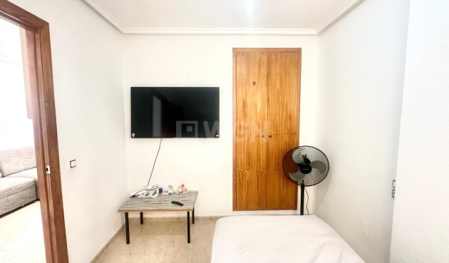 Odsprzedaż - Mieszkanie w bloku - Torrevieja - Estacion De Autobuses