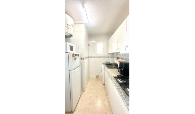 Odsprzedaż - Mieszkanie w bloku - Torrevieja - Estacion De Autobuses