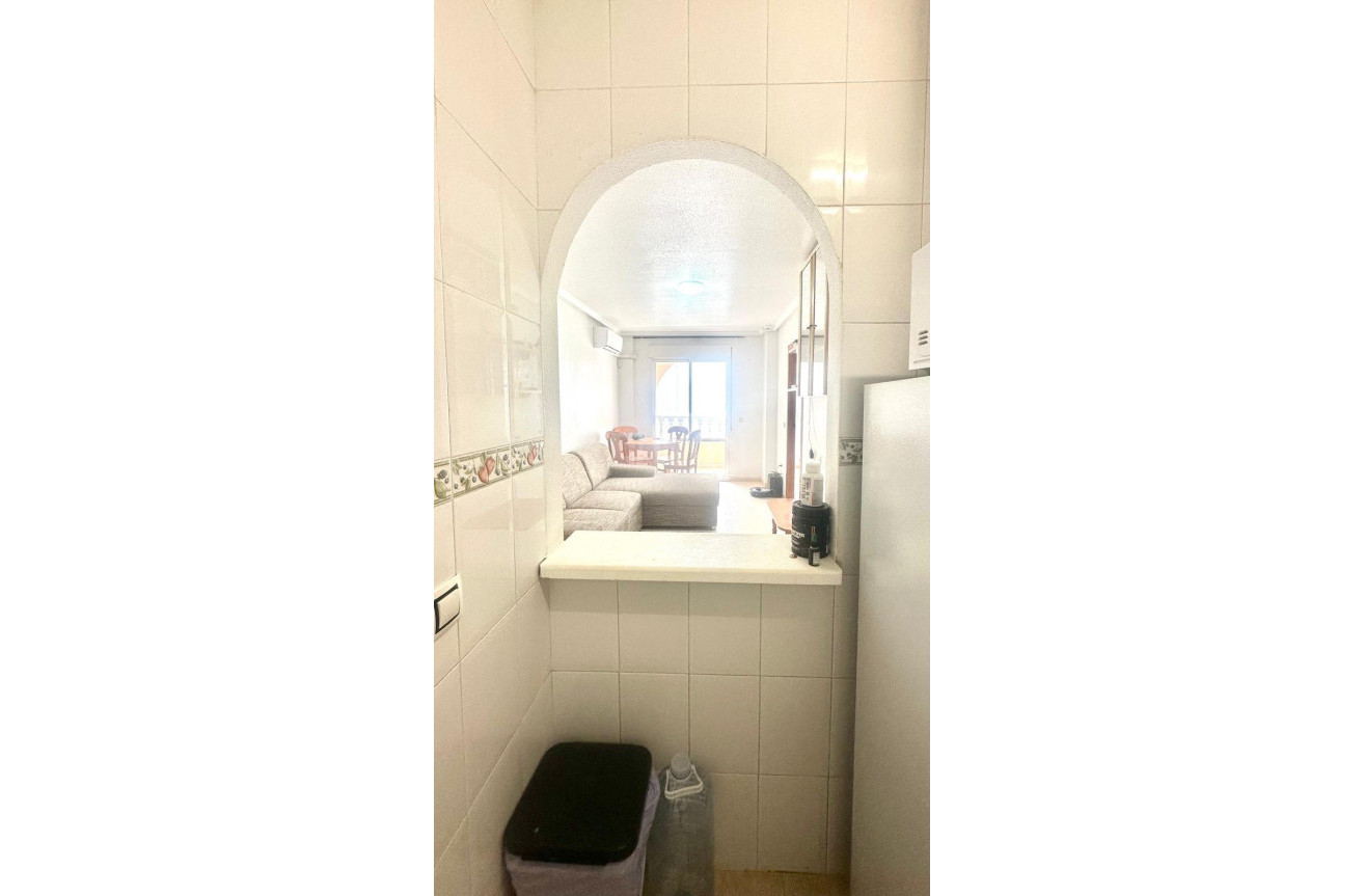 Odsprzedaż - Mieszkanie w bloku - Torrevieja - Estacion De Autobuses