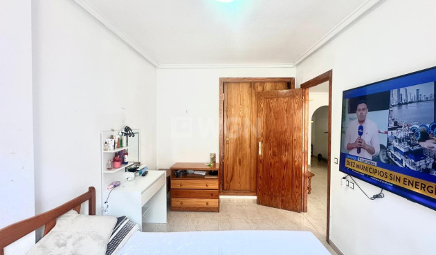 Odsprzedaż - Mieszkanie w bloku - Torrevieja - Estacion De Autobuses