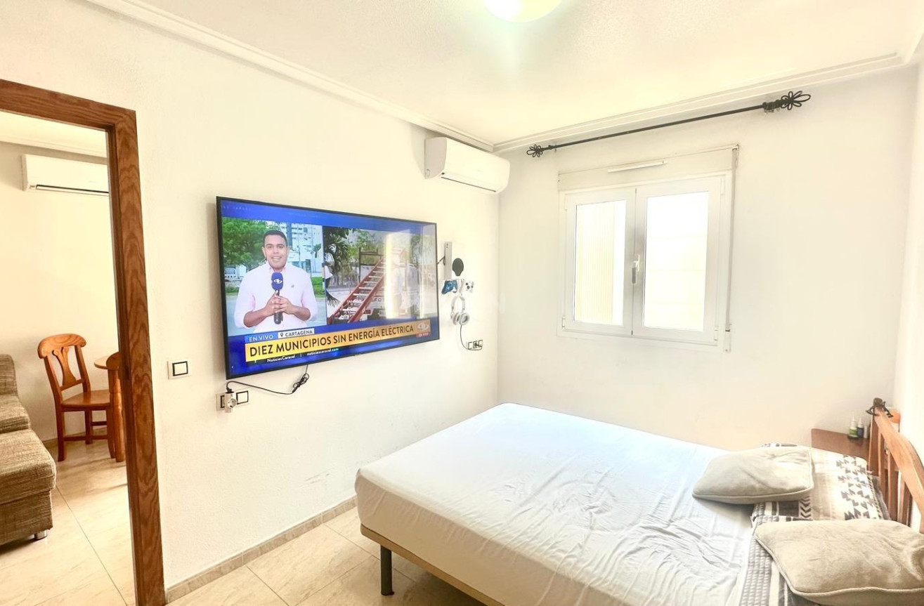 Odsprzedaż - Mieszkanie w bloku - Torrevieja - Estacion De Autobuses