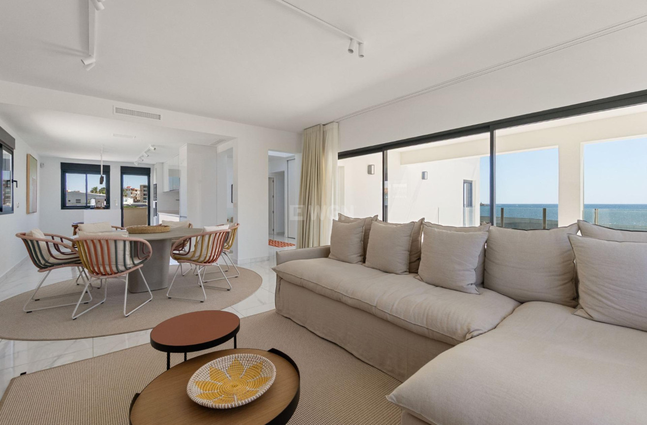 Resale - Villa - Torrevieja - La Veleta