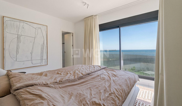 Resale - Villa - Torrevieja - La Veleta