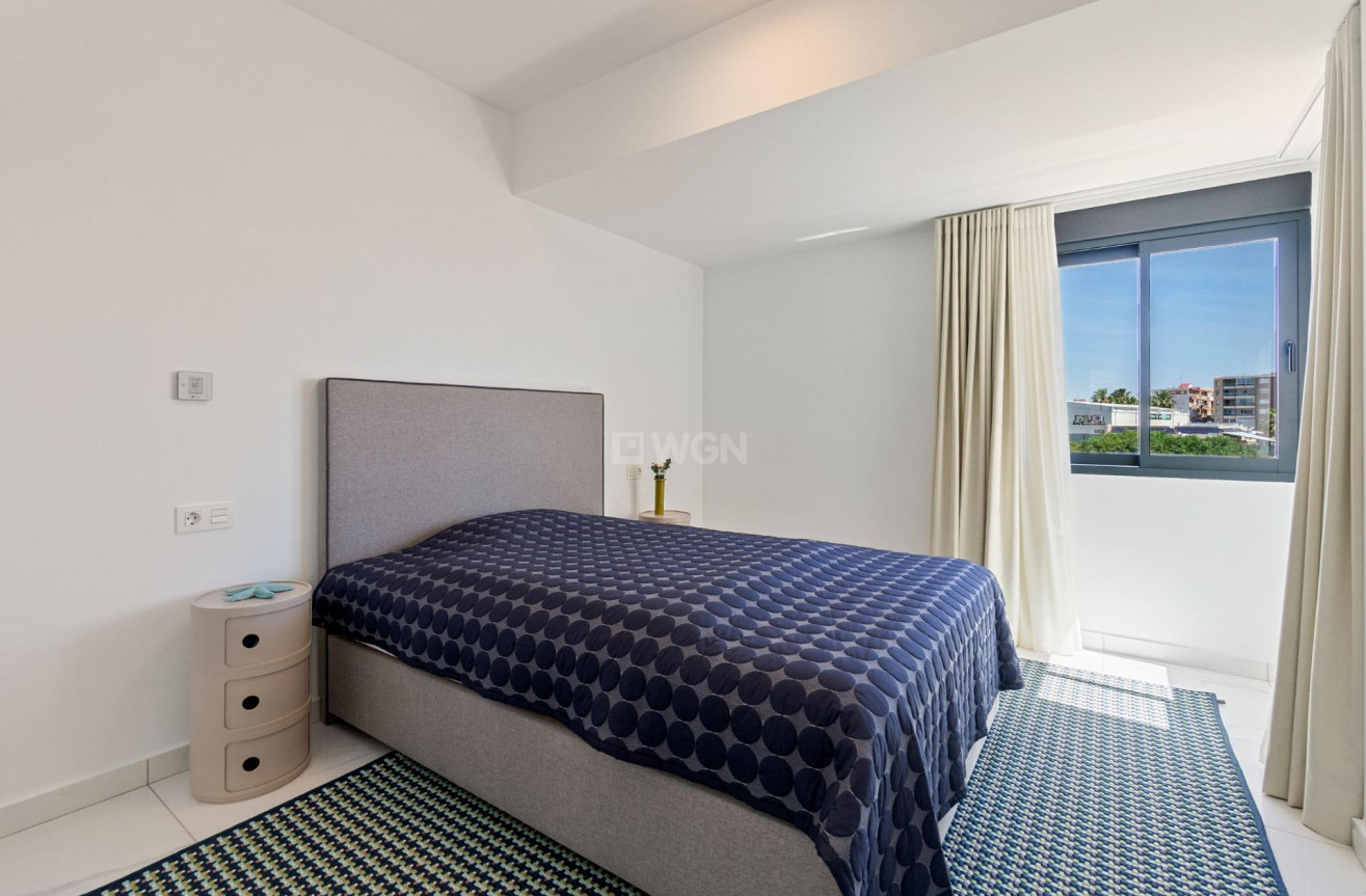 Resale - Villa - Torrevieja - La Veleta