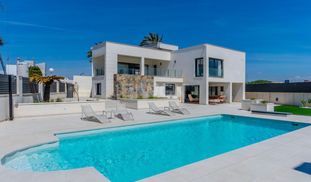 Resale - Villa - Torrevieja - La Veleta