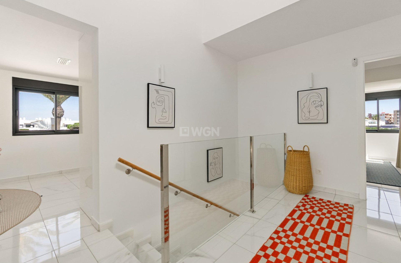 Resale - Villa - Torrevieja - La Veleta