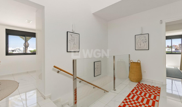 Resale - Villa - Torrevieja - La Veleta