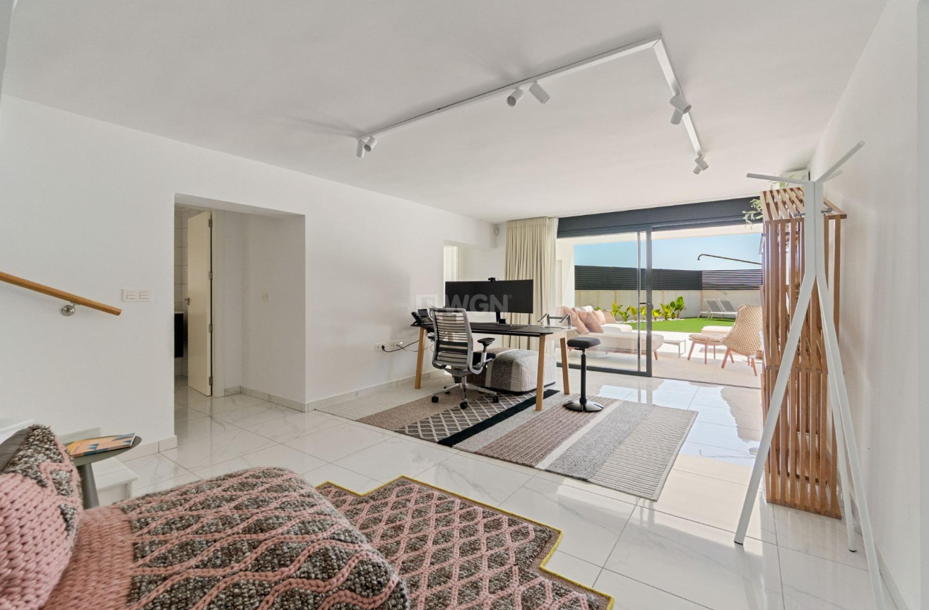 Resale - Villa - Torrevieja - La Veleta