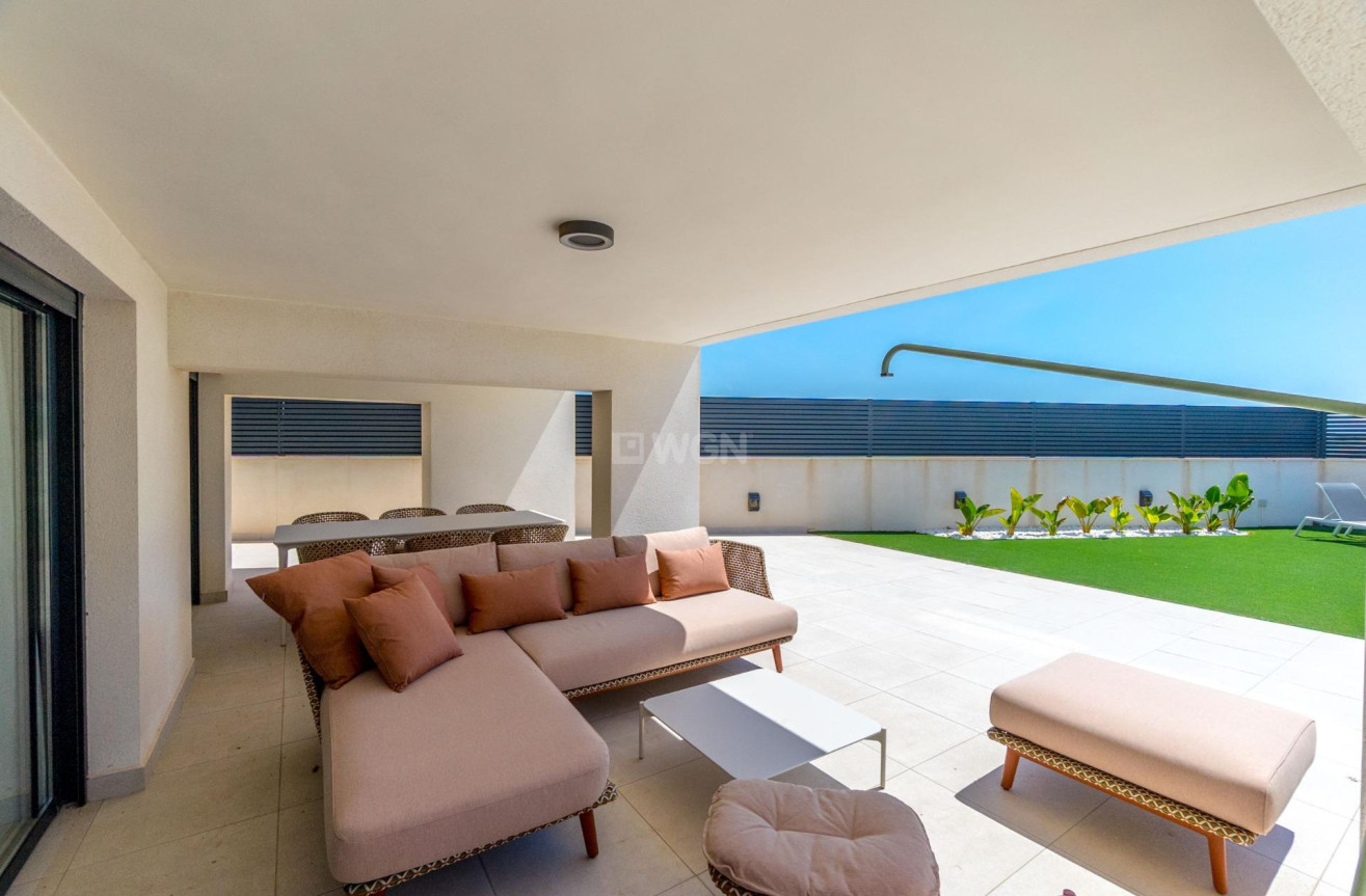 Resale - Villa - Torrevieja - La Veleta