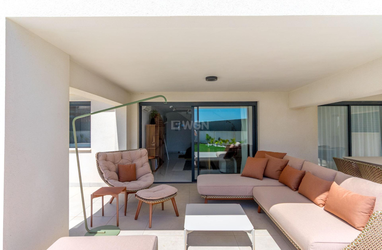 Resale - Villa - Torrevieja - La Veleta