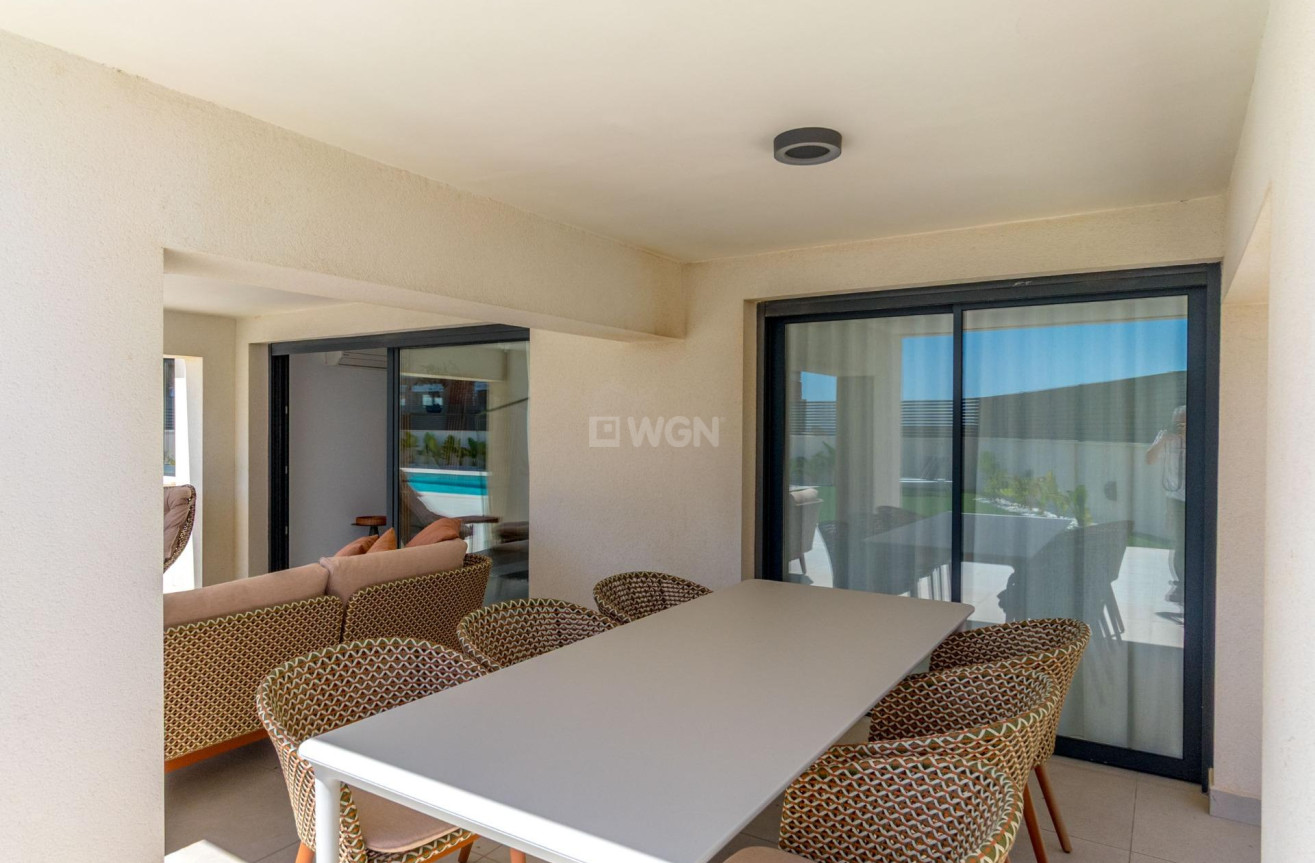 Resale - Villa - Torrevieja - La Veleta