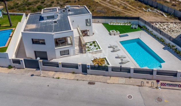 Resale - Villa - Torrevieja - La Veleta