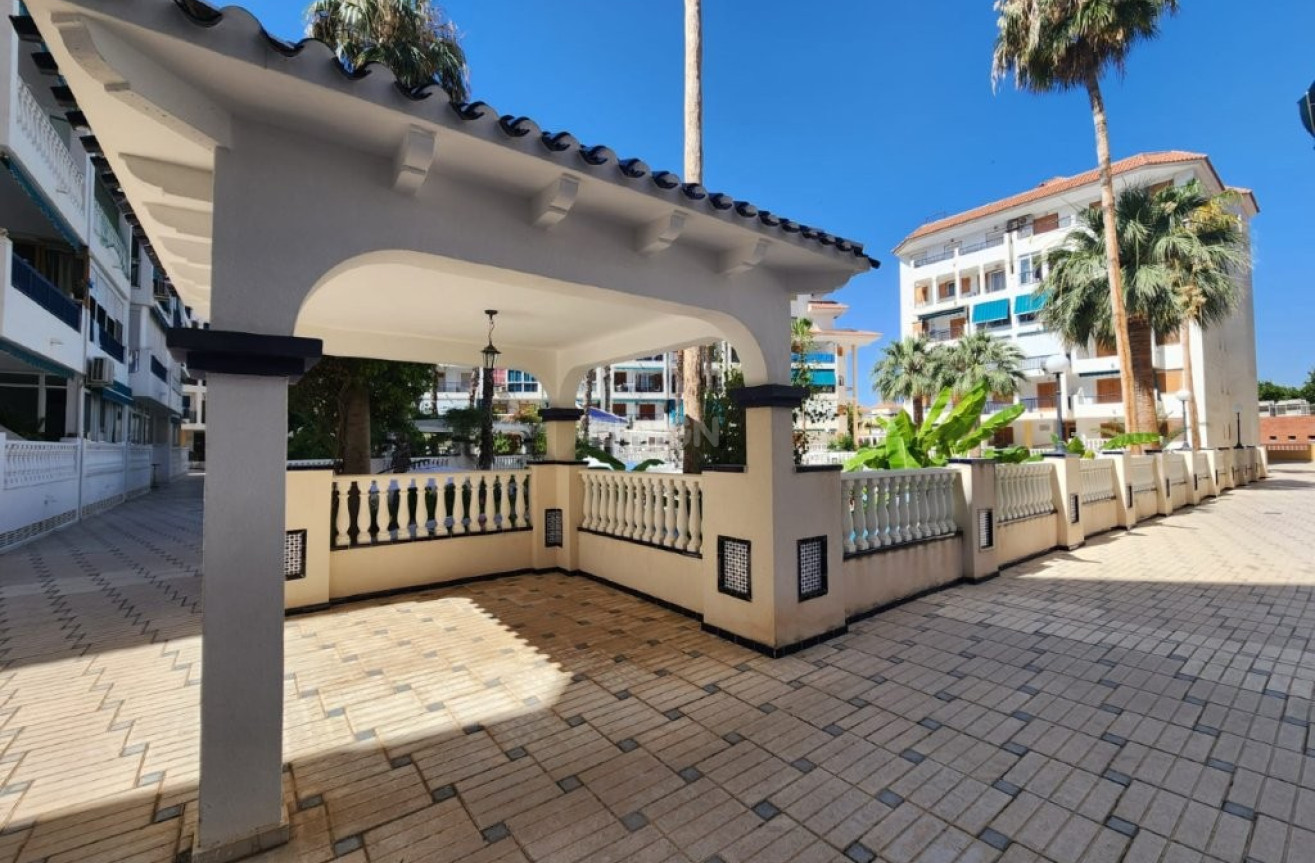 Resale - Apartment / flat - La Mata - Costa Blanca