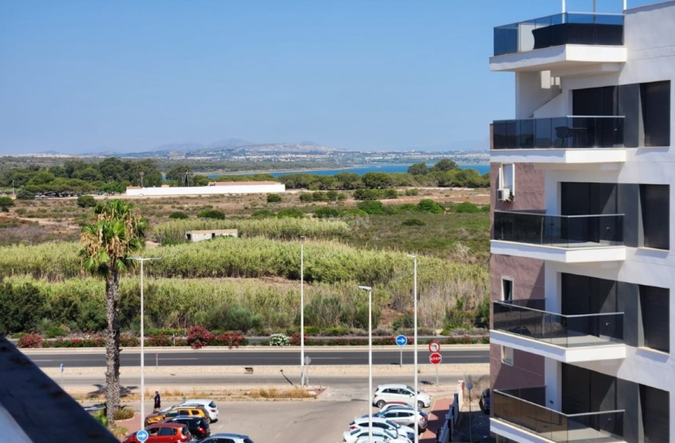 Resale - Apartment / flat - La Mata - Costa Blanca