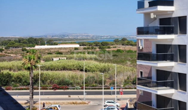 Resale - Apartment / flat - La Mata - Costa Blanca