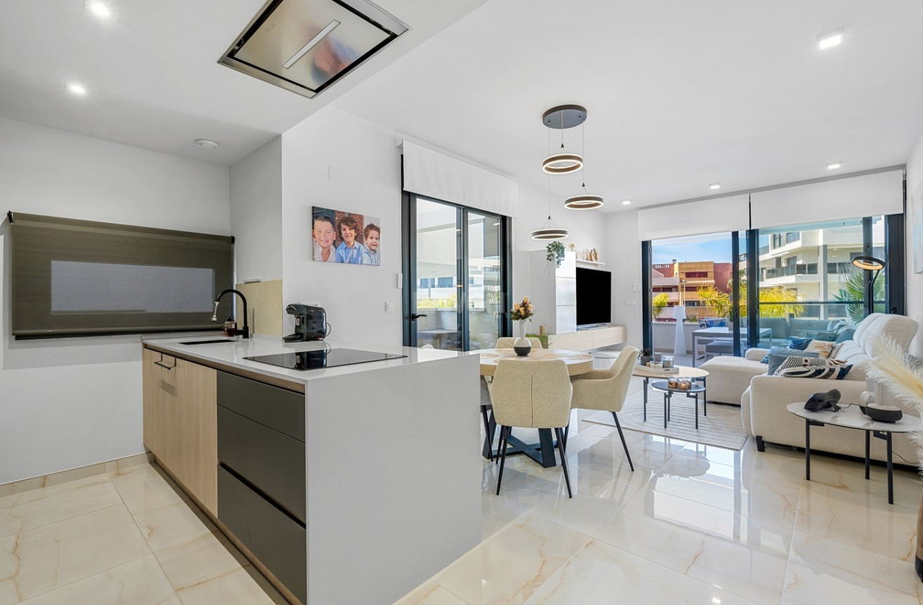 Odsprzedaż - Mieszkanie w bloku - Playa Flamenca - Costa Blanca