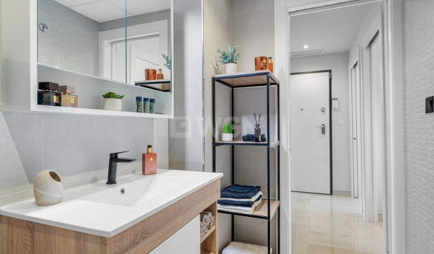 Odsprzedaż - Mieszkanie w bloku - Playa Flamenca - Costa Blanca