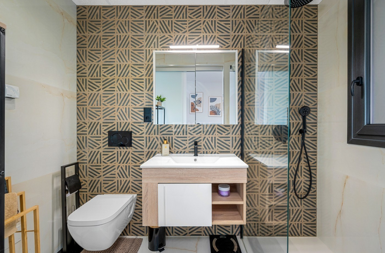 Odsprzedaż - Mieszkanie w bloku - Playa Flamenca - Costa Blanca