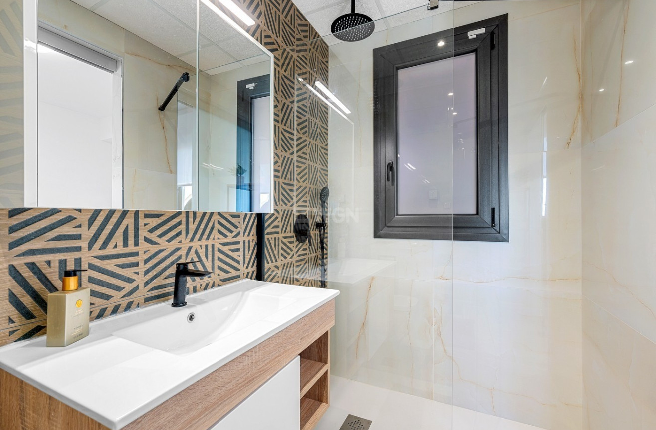 Odsprzedaż - Mieszkanie w bloku - Playa Flamenca - Costa Blanca